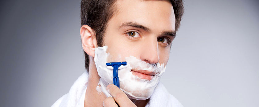 چگونه با تیغ ریش خود را اصلاح کنید؟ نکات و ترفندهای مهم برای مردان و پسران جوان